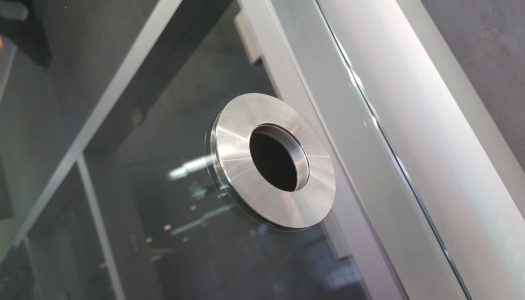 Okucia do szkła hartowanego – przegląd dostępnych rozwiązań