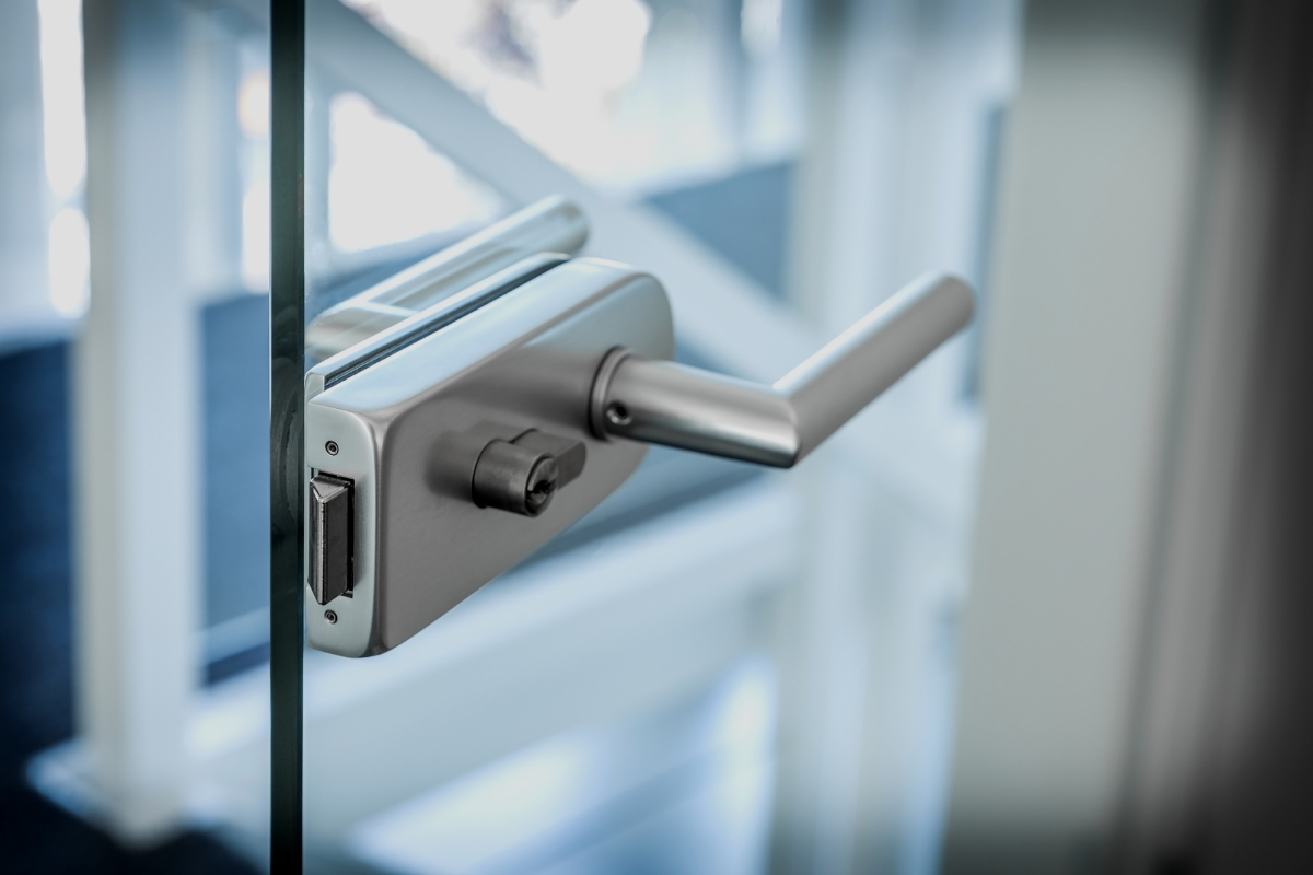 WYKOŃCZENIE OKUĆ I ICH KONSERWACJA