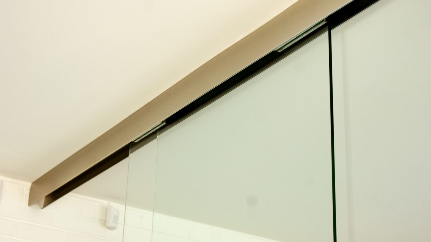 DLACZEGO SYSTEM PRZESUWNY TO DOBRE ROZWIĄZANIE?