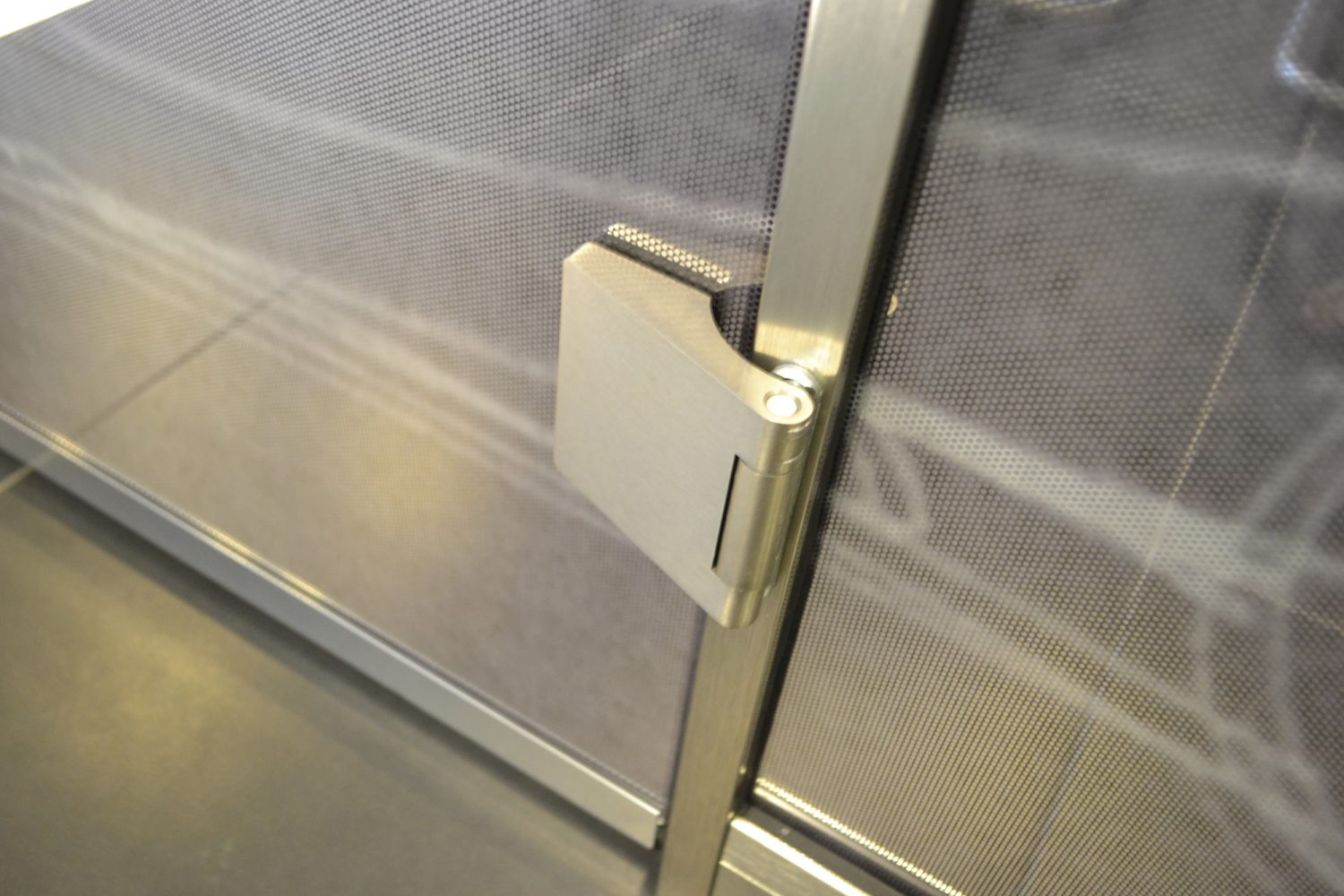 POTWIERDZONA JAKOŚĆ ZAWIASÓW ERICE LINE